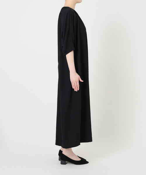 VERMEIL par iena(ヴェルメイユパーイエナ)の「SAQUI サキ Georgette Neck Gatherd One-piece 25BF01(ワンピース・レディース・ブラック・FREE)」の7枚目の写真