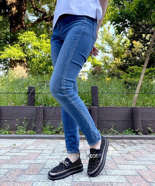 LUGG NAGG(ラグナグ)の「チェーンつきキラキラシアースリッポン(スリッポン・レディース・ブラック・23.0cm/23.5cm/24.0cm/24.5cm)」の4枚目の写真