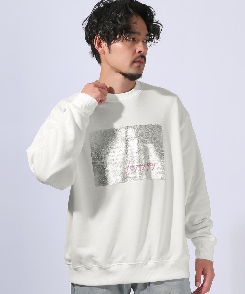 LUXSTYLE(ラグスタイル)の「シルバー箔プリントトレーナー(スウェット・メンズ・ブラック/チャコールグレー/ホワイト・M/L)」の6枚目の写真