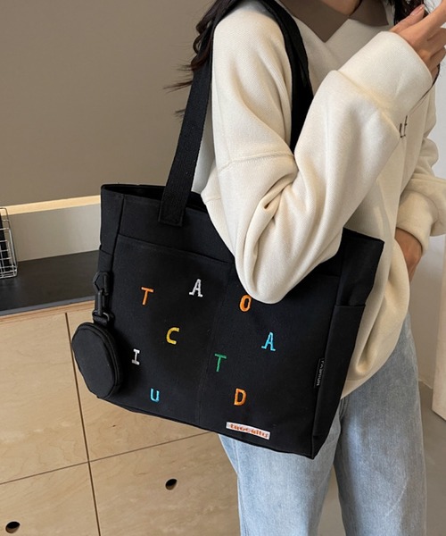 TONE SELECT GOODS（トーンセレクトグッズ）の「urbanfemine./A4サイズ収納 ミニポーチ付き英字キャンバストートバッグ U7428（トートバッグ・レディース・グリーン/ブラック/ベージュ/ホワイト・FREE）」の3枚目の写真