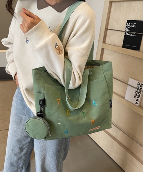 TONE SELECT GOODS（トーンセレクトグッズ）の「urbanfemine./A4サイズ収納 ミニポーチ付き英字キャンバストートバッグ U7428（トートバッグ・レディース・グリーン/ブラック/ベージュ/ホワイト・FREE）」の19枚目の写真