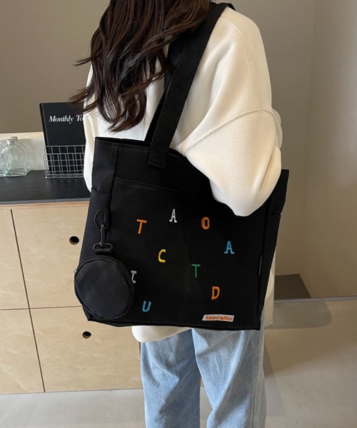TONE SELECT GOODS（トーンセレクトグッズ）の「urbanfemine./A4サイズ収納 ミニポーチ付き英字キャンバストートバッグ U7428（トートバッグ・レディース・グリーン/ブラック/ベージュ/ホワイト・FREE）」の18枚目の写真