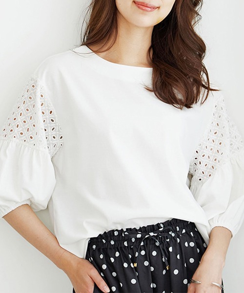 BELLUNA PLUS(ベルーナ)の「ボリューム袖レース切替プルオーバー(Tシャツ/カットソー・レディース・ターコイズブルー/オフホワイト/イエロー/チャコール・MEDIUM/X-LARGE/LARGE)」の2枚目の写真