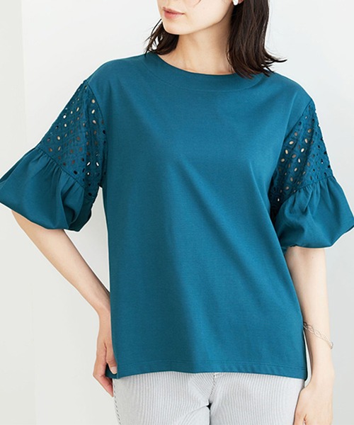 BELLUNA PLUS(ベルーナ)の「ボリューム袖レース切替プルオーバー(Tシャツ/カットソー・レディース・ターコイズブルー/オフホワイト/イエロー/チャコール・MEDIUM/X-LARGE/LARGE)」の1枚目の写真