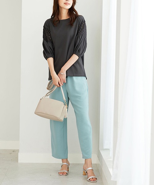 BELLUNA PLUS(ベルーナ)の「ボリューム袖レース切替プルオーバー(Tシャツ/カットソー・レディース・ターコイズブルー/オフホワイト/イエロー/チャコール・MEDIUM/X-LARGE/LARGE)」の9枚目の写真