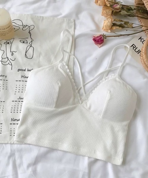 SHEENA(シーナ)の「カップ付きクロスデザインキャミソール(キャミソール・レディース・ブラック/ホワイト・M)」の7枚目の写真