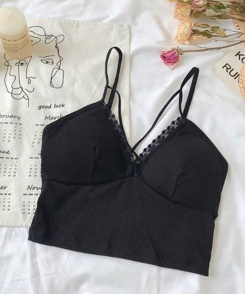SHEENA(シーナ)の「カップ付きクロスデザインキャミソール(キャミソール・レディース・ブラック/ホワイト・M)」の3枚目の写真