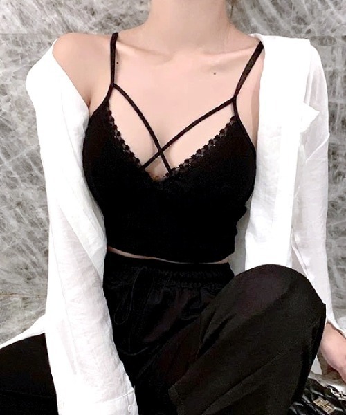 SHEENA(シーナ)の「カップ付きクロスデザインキャミソール(キャミソール・レディース・ブラック/ホワイト・M)」の16枚目の写真