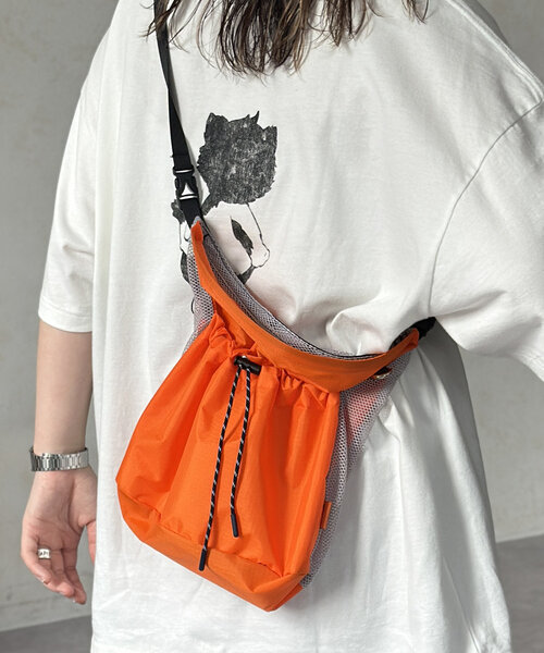 CPCM（シーピーシーエム）の「2WAYリップナイロンメッシュショルダー（ショルダーバッグ・メンズ・ライム/オレンジ/ネイビー/カーキ/ブラック・FREE）」の5枚目の写真