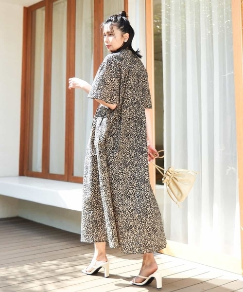 MK MICHEL KLEIN（エムケーミッシェルクラン）の「キーネックコットンワンピース/洗える（ワンピース・レディース・ブラック/モカ/イエロー系その他・38）」の9枚目の写真