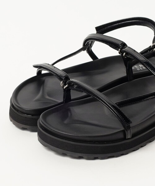 BEAMS HEART（ビームスハート）の「エナメル 細ライン サンダル（サンダル・レディース・ブラック/ブラウン/ピンク・SMALL/MEDIUM/LARGE）」の10枚目の写真