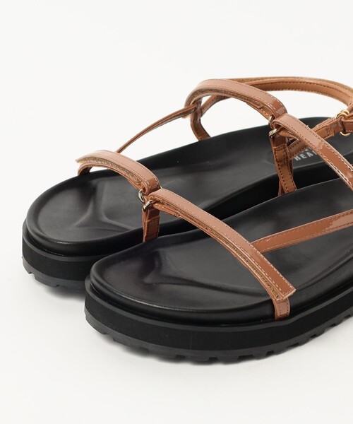 BEAMS HEART（ビームスハート）の「エナメル 細ライン サンダル（サンダル・レディース・ブラック/ブラウン/ピンク・SMALL/MEDIUM/LARGE）」の16枚目の写真