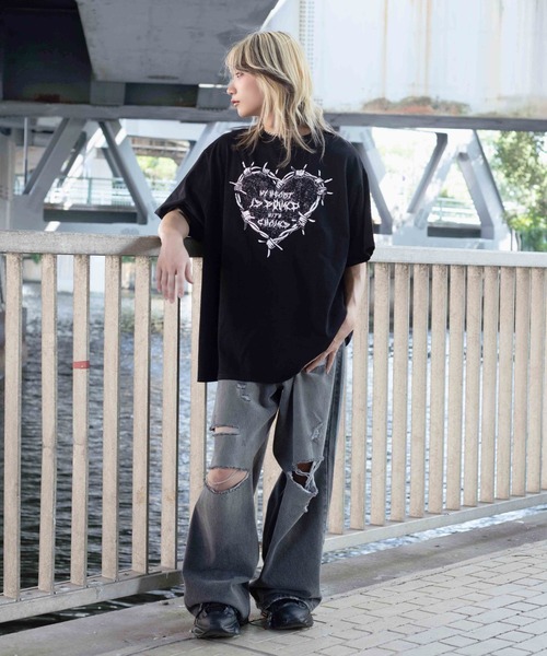 Whinny(ホワイニー)の「Whinny/束縛ダイナマイティー(Tシャツ/カットソー・レディース・ホワイト/サックスブルー/ブラック・FREE)」の10枚目の写真