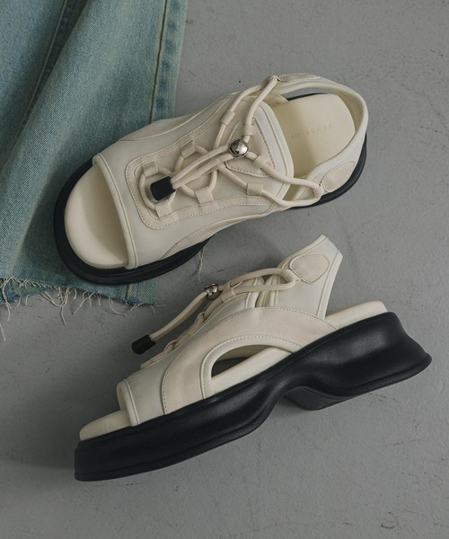 SENSE OF PLACE by URBAN RESEARCH（センスオブプレイスバイアーバンリサーチ）の「ボリュームソールドロストスポーツサンダル（サンダル・レディース・ベージュ/アイボリー/ブラック・SMALL/MEDIUM/LARGE）」の2枚目の写真