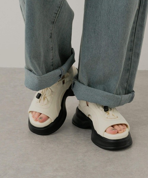 SENSE OF PLACE by URBAN RESEARCH（センスオブプレイスバイアーバンリサーチ）の「ボリュームソールドロストスポーツサンダル（サンダル・レディース・ベージュ/アイボリー/ブラック・SMALL/MEDIUM/LARGE）」の4枚目の写真