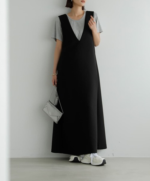 STYLE DELI(スタイルデリ)の「とろみ落ち感デコルテあきラウンドネックTシャツ(Tシャツ/カットソー・レディース・ブラック/ライトグレー/アイボリー・FREE)」の6枚目の写真