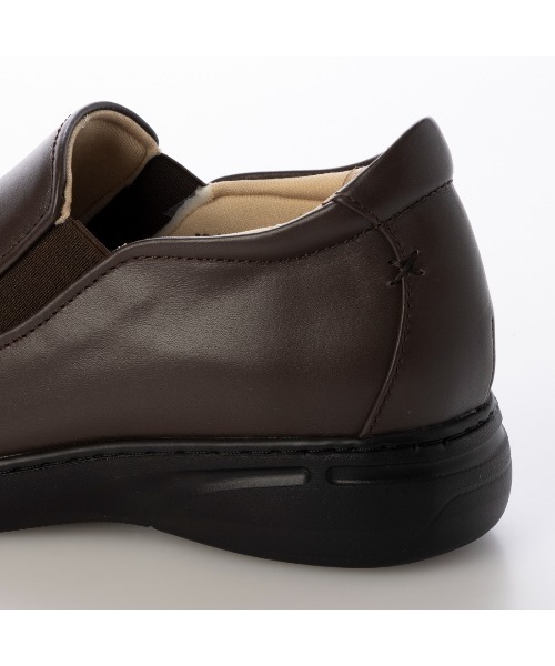 Atelier（アトリエ）の「【3E】【レイン対応】切り替えデザインスリッポンシューズ（スリッポン・レディース・ダークブラウン/ブラック・24.5cm/24cm/23.5cm/23cm/22.5cm/22cm）」の6枚目の写真