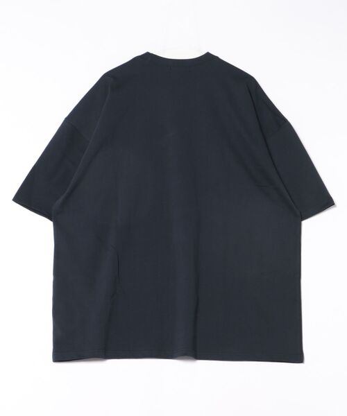 a.p.o.v.（エーピーオービー）の「a.p.o.v. アメカジライクコミカルゼウス＆ロゴオーバーサイズTシャツ（Tシャツ/カットソー・メンズ・ネイビー/ブラック/ホワイト・ONESIZE）」の4枚目の写真