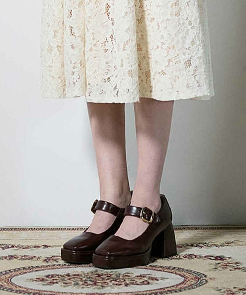 an another angelus（アンアナザーアンジェラス）の「厚底プラットフォームワンストラップパンプス（パンプス・レディース・ブラック/ブラウン・S/M/L）」の2枚目の写真