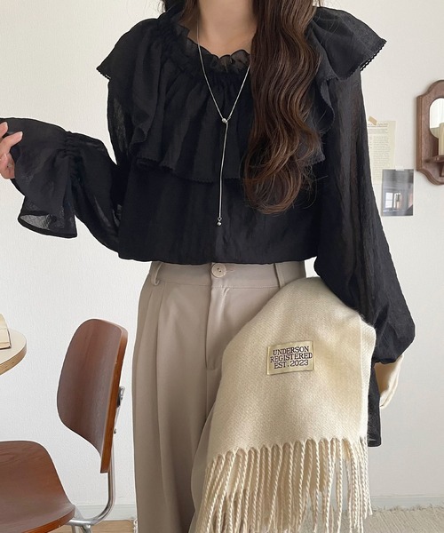 mily bilet(ミウィビレット)の「【mily bilet】ふんわりシルエットが魅せる、上品フェミニンスタイル。前後2WAYピコレース使いフリル襟コットンボイルブラウス(シャツ/ブラウス・レディース・オフホワイト/ブラック/ブラウン・X-LARGE/SMALL/MEDIUM/LARGE)」の5枚目の写真