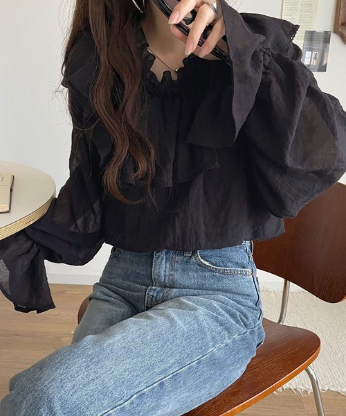 mily bilet(ミウィビレット)の「【mily bilet】ふんわりシルエットが魅せる、上品フェミニンスタイル。前後2WAYピコレース使いフリル襟コットンボイルブラウス(シャツ/ブラウス・レディース・オフホワイト/ブラック/ブラウン・X-LARGE/SMALL/MEDIUM/LARGE)」の6枚目の写真
