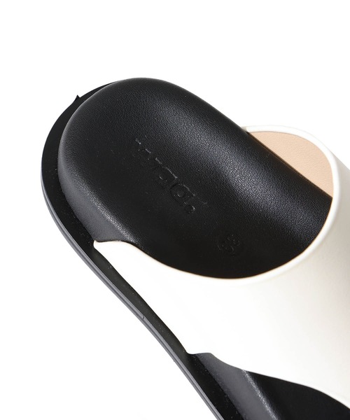 DRESSLAVE（ドレスレイブ）の「waa.studios / KEO SANDALS(レザートングサンダル 31WA0D24SK1/2)（サンダル・レディース・ホワイト/ブラック・39/38）」の6枚目の写真