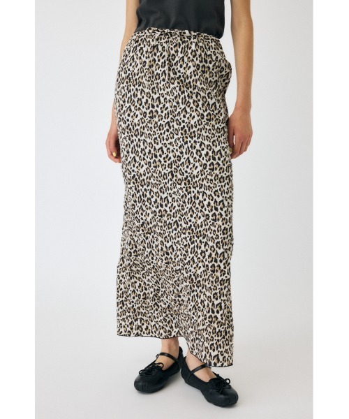 MOUSSY（マウジー）の「CRINKLED SATIN スカート（スカート・レディース・オフホワイト/ブラック/ブラウン系その他・1/2）」の3枚目の写真