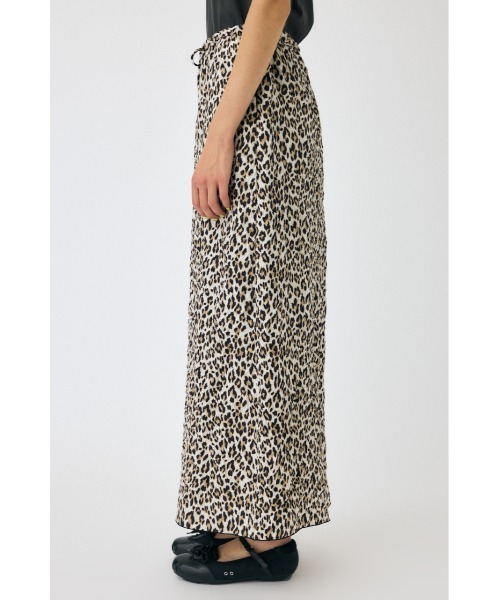 MOUSSY（マウジー）の「CRINKLED SATIN スカート（スカート・レディース・オフホワイト/ブラック/ブラウン系その他・1/2）」の11枚目の写真