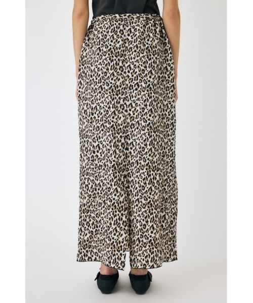 MOUSSY（マウジー）の「CRINKLED SATIN スカート（スカート・レディース・オフホワイト/ブラック/ブラウン系その他・1/2）」の12枚目の写真