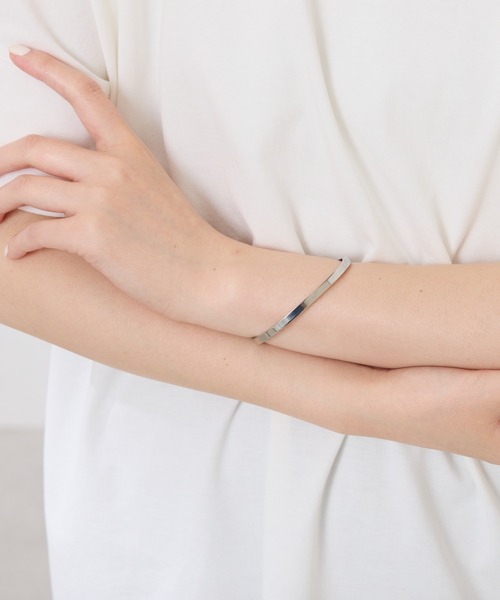 PAPILLONNER（パピヨネ）の「【OT】ステンレスバングル（バングル/リストバンド・レディース・ゴールド/シルバー・FREE）」の3枚目の写真