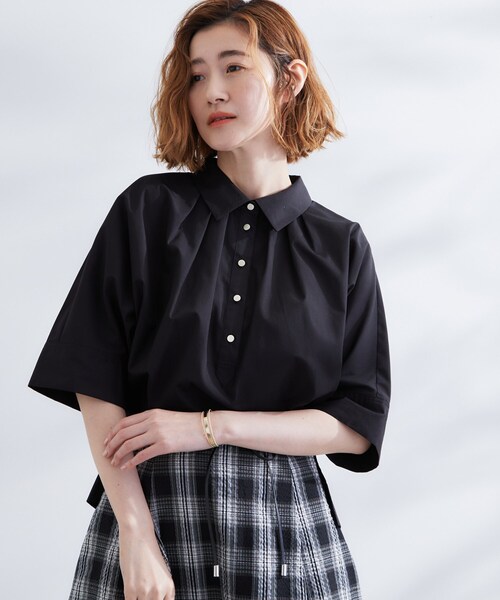 grove(グローブ)の「【サスティナブル原料】衿付きドルマンタックシャツ(シャツ/ブラウス・レディース・オフホワイト/カーキ/ブラック・02/03/01/05/04)」の2枚目の写真