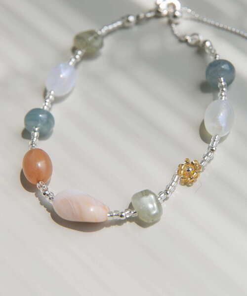 SMELLY(スメリー)の「ビーズカラーガラスブレスレット(ブレスレット・レディース・シルバー系その他・-)」の2枚目の写真
