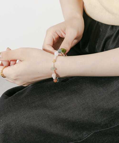SMELLY(スメリー)の「ビーズカラーガラスブレスレット(ブレスレット・レディース・シルバー系その他・-)」の4枚目の写真