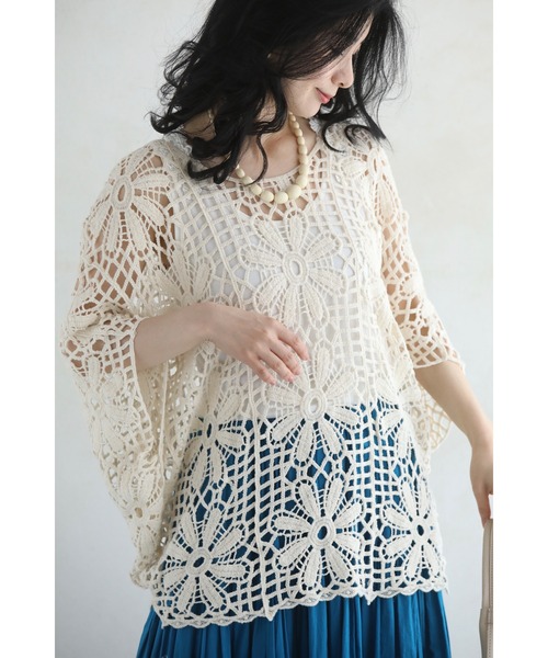 cawaii(カワイイ)の「連なる花のドルマンクロシェプルオーバートップス(Tシャツ/カットソー・レディース・ベージュ・FREE)」の1枚目の写真