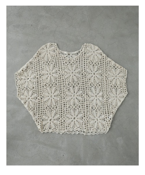 cawaii(カワイイ)の「連なる花のドルマンクロシェプルオーバートップス(Tシャツ/カットソー・レディース・ベージュ・FREE)」の4枚目の写真