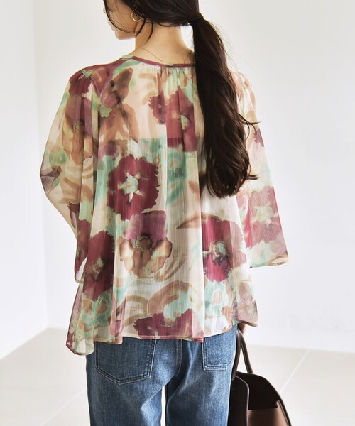 quaranciel(カランシエル)の「quaranciel:〈洗濯機可能〉シアー フラワー プリント ノーカラー ヨーク シャツ ブラウス(シャツ/ブラウス・レディース・ベージュ/グリーン・ONE SIZE)」の6枚目の写真