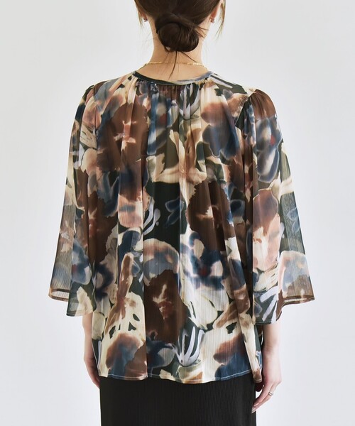 カランシエル（quaranciel）/quaranciel:〈洗濯機可能〉シアー フラワー プリント ノーカラー ヨーク シャツ ブラウス セール】quaranciel:〈洗濯機可能〉シアー フラワー プリント ノー