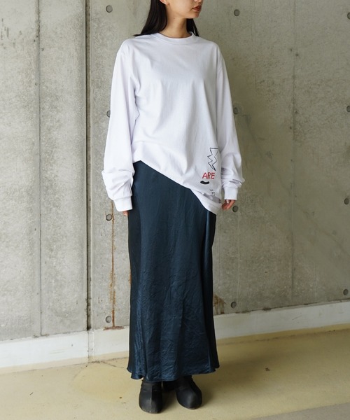 THINGS THAT MATTER(シングス ザット マター)の「TUA PEN NOT × LONG T-SHIRT / トゥアペンノットロングTシャツ(Tシャツ/カットソー・レディース・ホワイト/チャコールグレー/イエロー・1/2)」の16枚目の写真