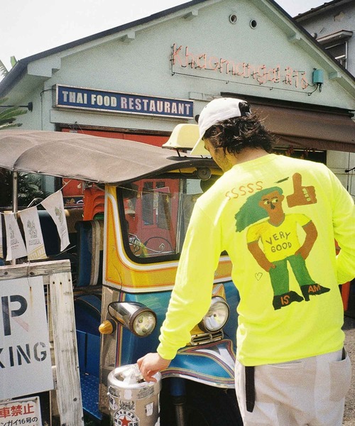 THINGS THAT MATTER(シングス ザット マター)の「TUA PEN NOT × LONG T-SHIRT / トゥアペンノットロングTシャツ(Tシャツ/カットソー・レディース・ホワイト/チャコールグレー/イエロー・1/2)」の15枚目の写真