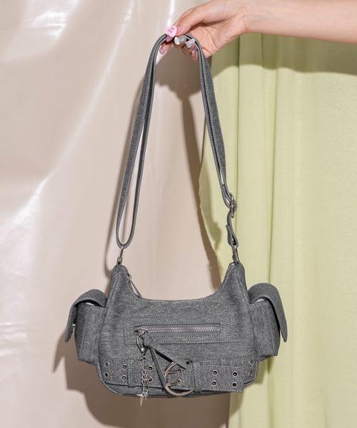 WEGO(ウィゴー)の「WEGO/キラキラチャーム付きベルトショルダー(ショルダーバッグ・レディース・ブラック/ブラック系その他・FREE)」の10枚目の写真