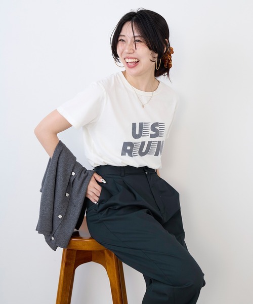 REMI RELIEF（レミレリーフ）の「【REMI RELIEF】別注- "US RUN"SP加工ロゴT-shirt（Tシャツ/カットソー・レディース・ブラック/オフホワイト・FREE）」の5枚目の写真