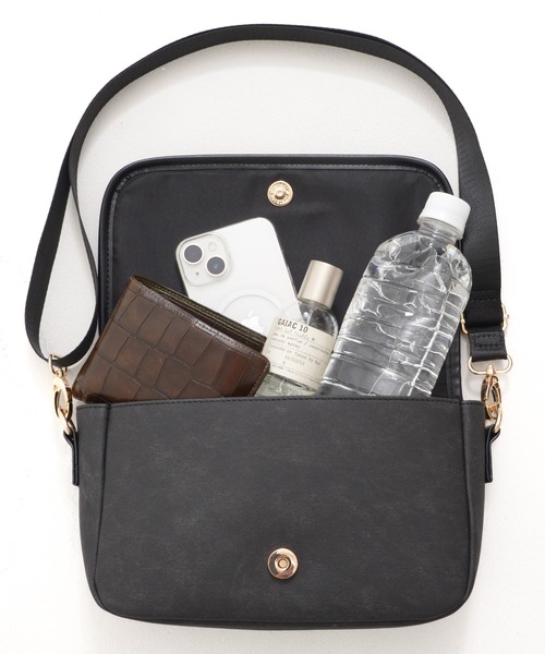 Arnold Palmer（アーノルドパーマー）の「フェイクレザー ショルダーバッグ（ショルダーバッグ・レディース・インディゴブルー/ベージュ/ブラック・F）」の13枚目の写真