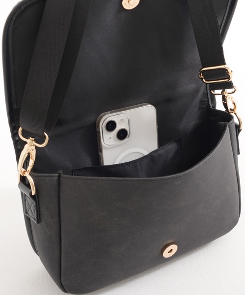 Arnold Palmer（アーノルドパーマー）の「フェイクレザー ショルダーバッグ（ショルダーバッグ・レディース・インディゴブルー/ベージュ/ブラック・F）」の4枚目の写真