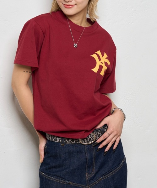 WHO'S WHO gallery（フーズフーギャラリー）の「KOOKYN KYロゴTEE（Tシャツ/カットソー・メンズ・バーガンディー/ホワイト/ブラック/ネイビー・SMALL/MEDIUM/LARGE/X-SMALL）」の7枚目の写真