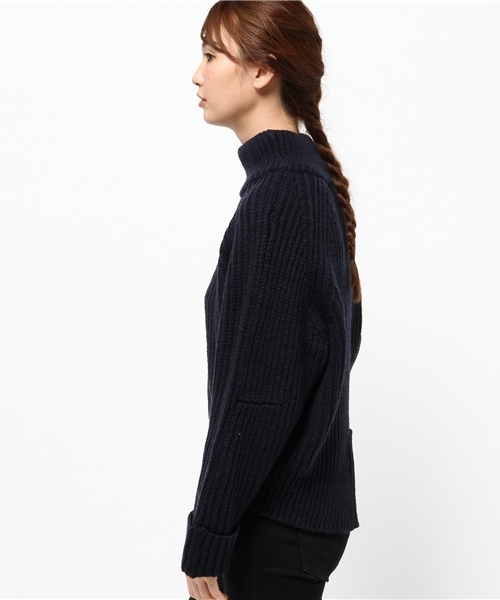 URBAN RESEARCH（アーバンリサーチ）の「UR 畦ボリュームニット（ニット/セーター・レディース・グレー/ネイビー・FREE）」の5枚目の写真