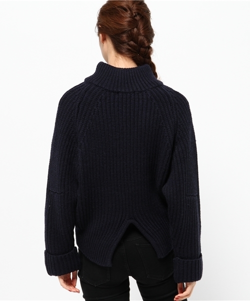 URBAN RESEARCH（アーバンリサーチ）の「UR 畦ボリュームニット（ニット/セーター・レディース・グレー/ネイビー・FREE）」の6枚目の写真