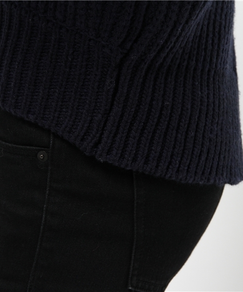 URBAN RESEARCH（アーバンリサーチ）の「UR 畦ボリュームニット（ニット/セーター・レディース・グレー/ネイビー・FREE）」の9枚目の写真