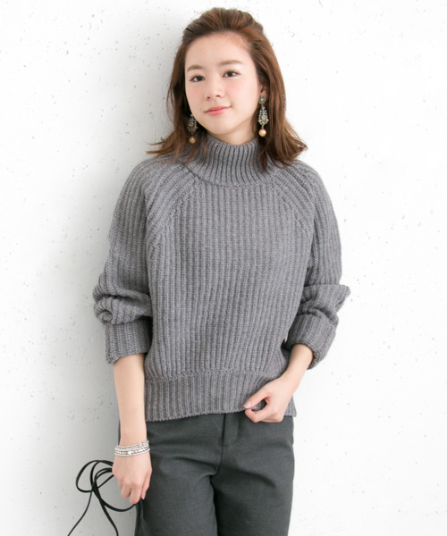 URBAN RESEARCH（アーバンリサーチ）の「UR 畦ボリュームニット（ニット/セーター・レディース・グレー/ネイビー・FREE）」の12枚目の写真