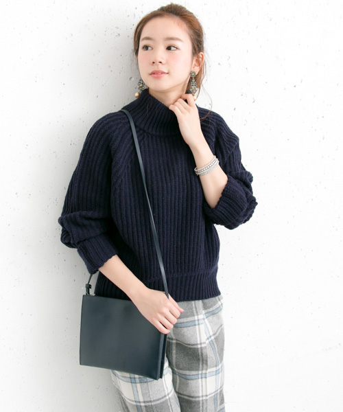 URBAN RESEARCH（アーバンリサーチ）の「UR 畦ボリュームニット（ニット/セーター・レディース・グレー/ネイビー・FREE）」の14枚目の写真
