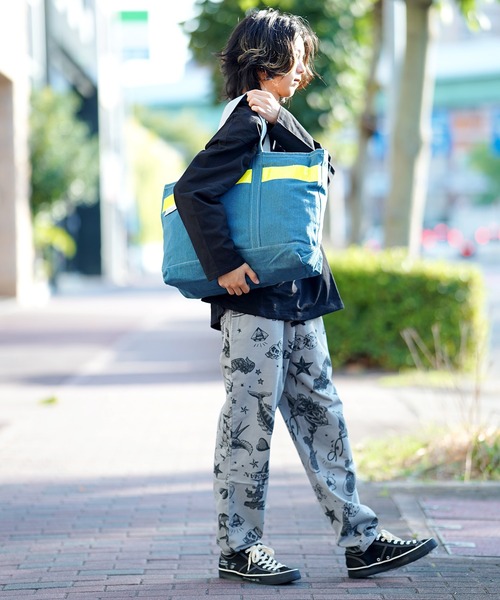 THE MILES(ザ マイルズ)の「WEEKEND(ER) SAFETY DENIM TOTE(トートバッグ・メンズ・ブラック/インディゴブルー/ライトインディゴブルー・FREE)」の11枚目の写真